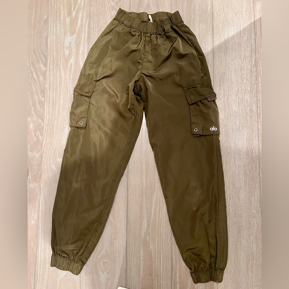 ALO army green cargo pants size XXS
